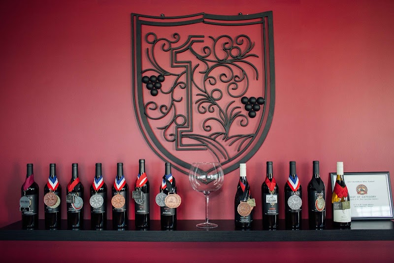 1st R.O.W. Estate Winery | Online Wine Store 5
