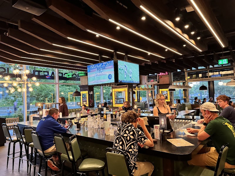 Browns Crafthouse Kitchen & Bar 5