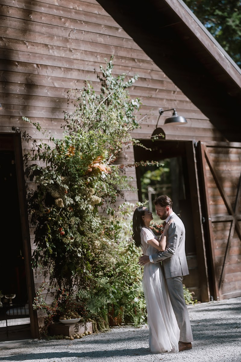 Bullock Lake Farmstand 2