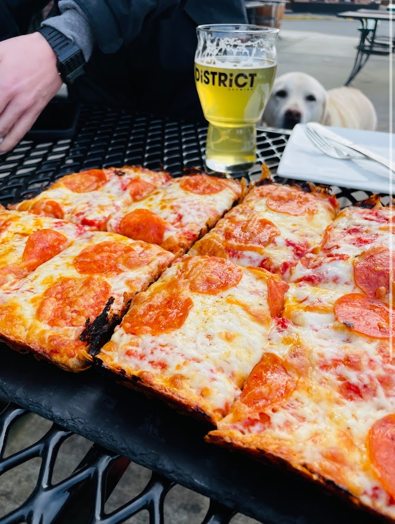 District Pizza, Wings, and Beer 5