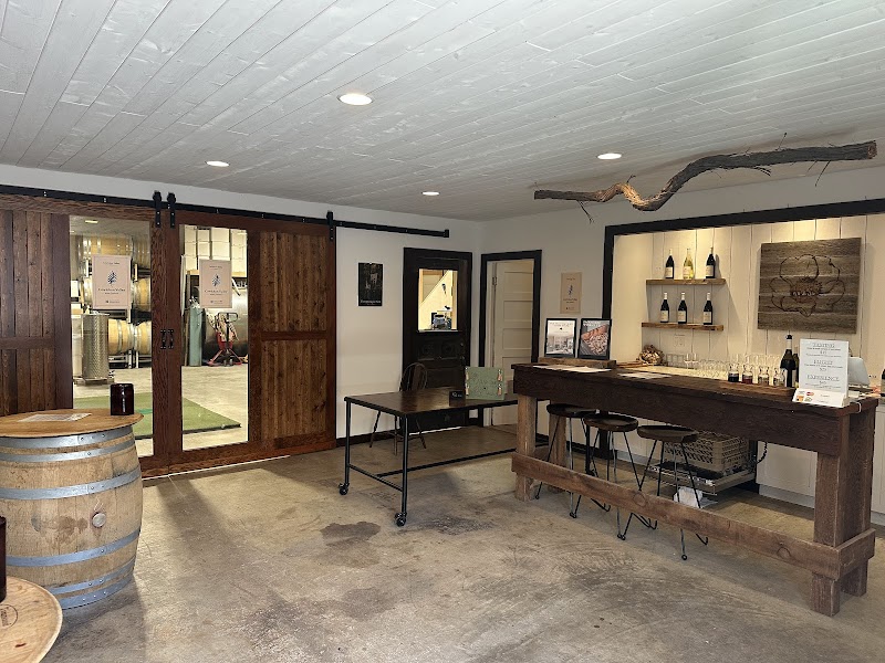 Emandare Vineyard 3