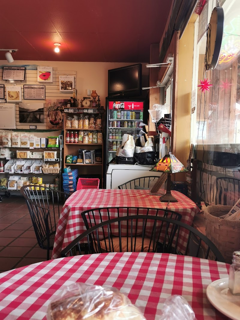Galiano Italiano Market 4