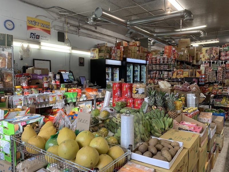 Hop Loi Market and BBQ House 2