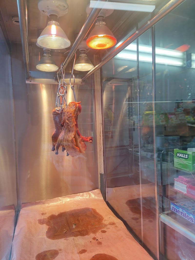 Hop Loi Market and BBQ House 3