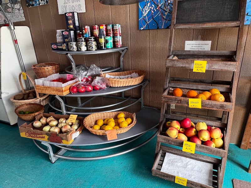 Howling Wolf Farm Market