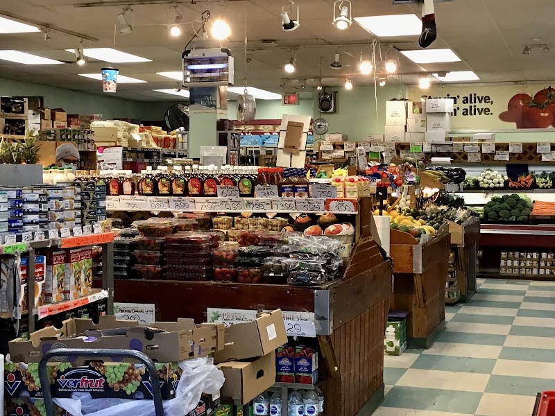Lena Market 4