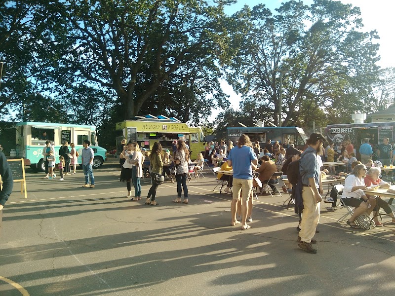 Oaklands Sunset Market 2