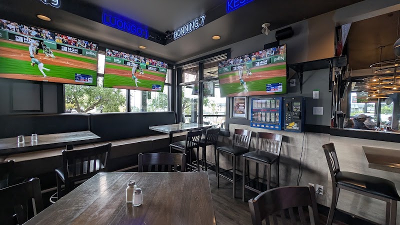 On The Rocks Pub & Grill 3